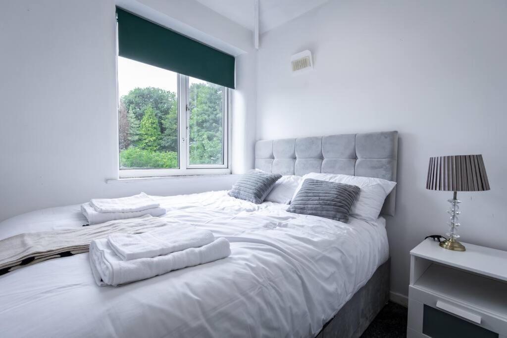 Windsor House 3 Bedrooms Sleeps 8 曼彻斯特 外观 照片