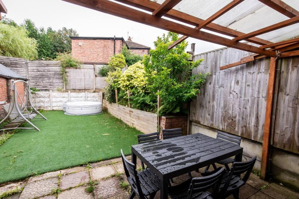 Windsor House 3 Bedrooms Sleeps 8 曼彻斯特 外观 照片