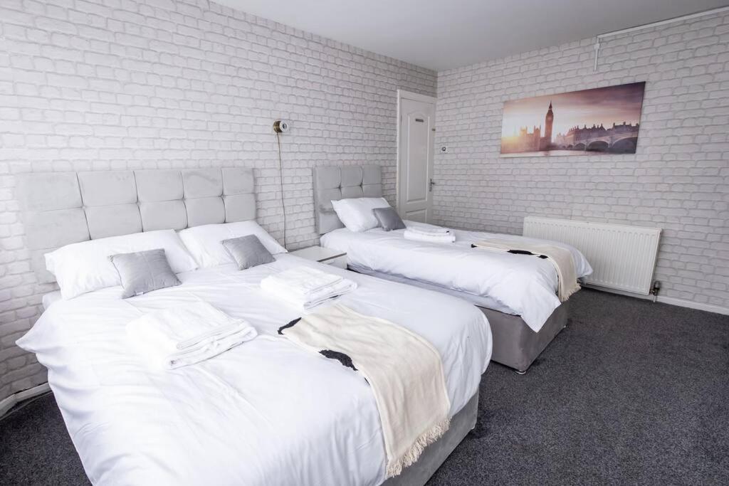 Windsor House 3 Bedrooms Sleeps 8 曼彻斯特 外观 照片