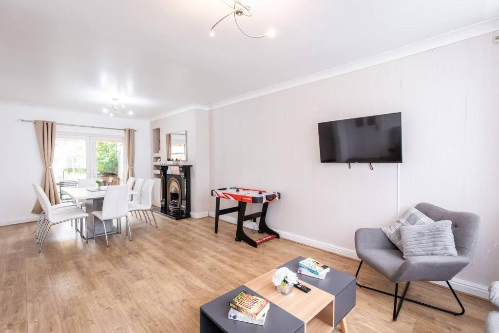 Windsor House 3 Bedrooms Sleeps 8 曼彻斯特 外观 照片