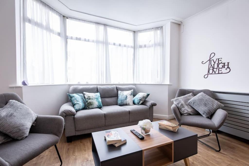 Windsor House 3 Bedrooms Sleeps 8 曼彻斯特 外观 照片